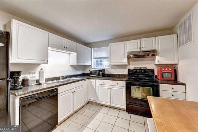 Photo - 6490 Tuggle Dr