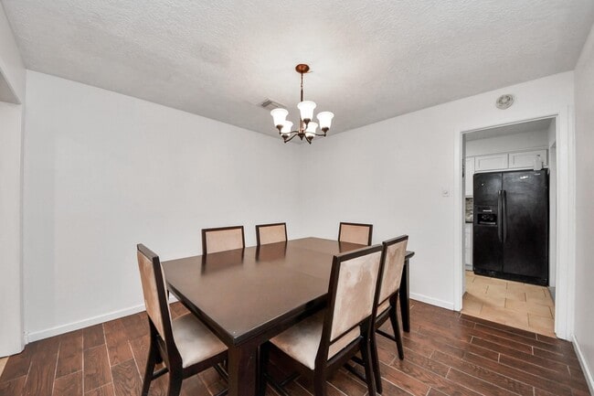 Photo - 1415 Parry-Sound