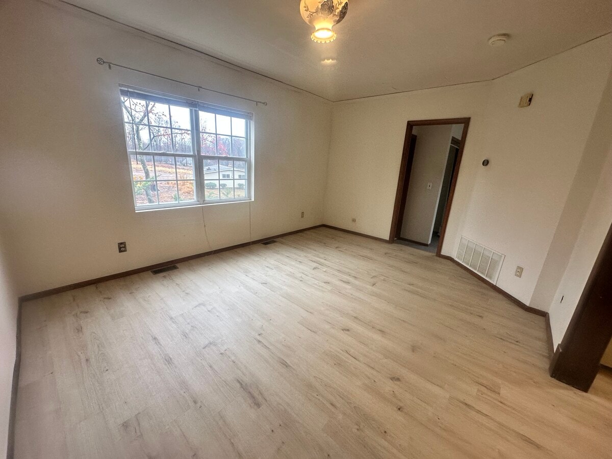 Photo - 1747 E 2nd St Unidad 1