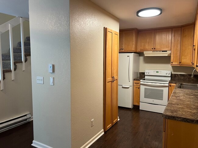 Photo - 500 National Ave N