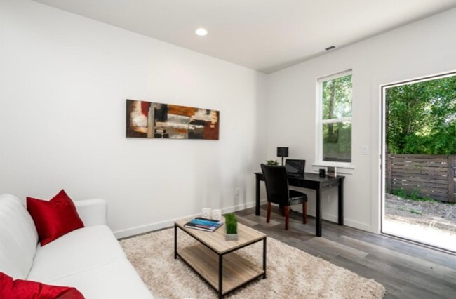 3-Story Urban Walk Up at a modern communit... - 3-Story Urban Walk Up at a modern communit... House