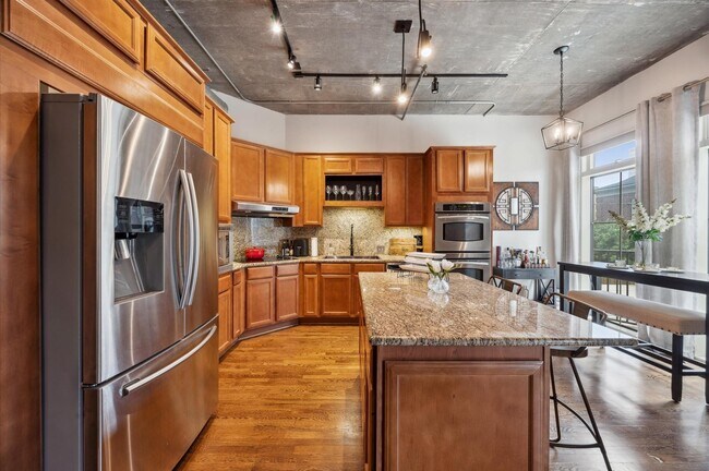 Photo - 1616 Fountain View Dr Unit 209