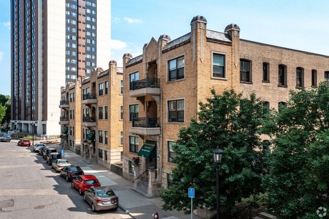 Building Photo - 225/227/233 Oak Grove St – Oak Grove Downtown Rental