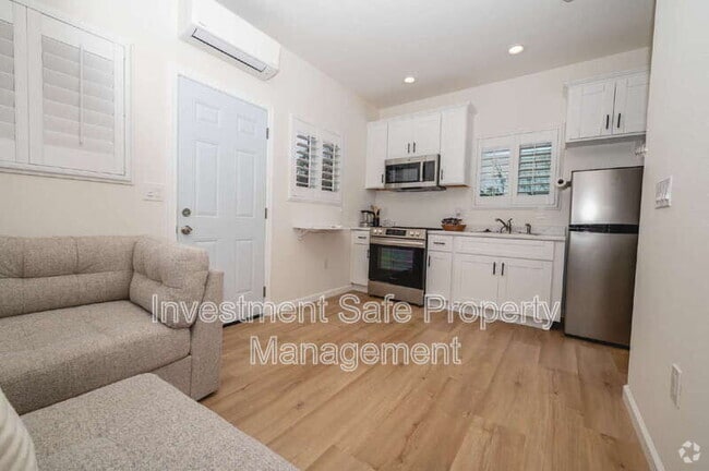 Building Photo - 1638 Dartmouth St Rental
