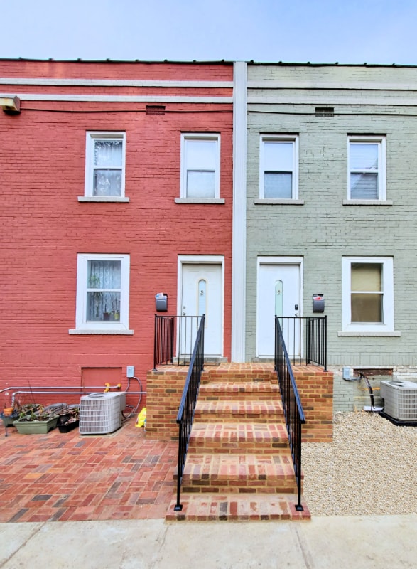 Building Photo - 90 E 8th Ave