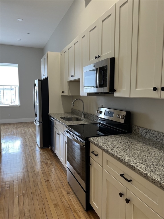 Building Photo - 34 St Joseph St Unit 12 Rental