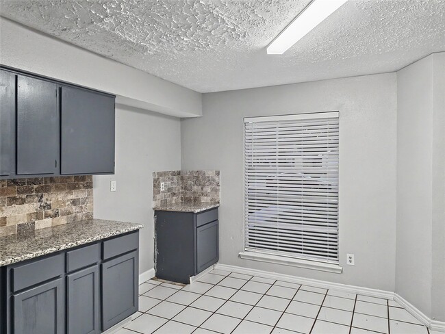 Photo - 4211 Falcon Meadow Dr