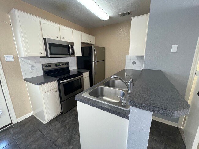 Photo - 1607 Dugger Cir Unidad Apt. C