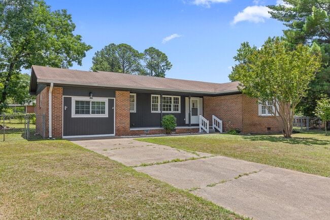 Photo - 620 Lindsay Ave