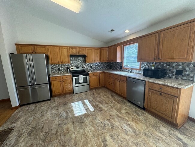 Photo - 3 Bedroom, 2 Bath New Rental Alert in Chat...