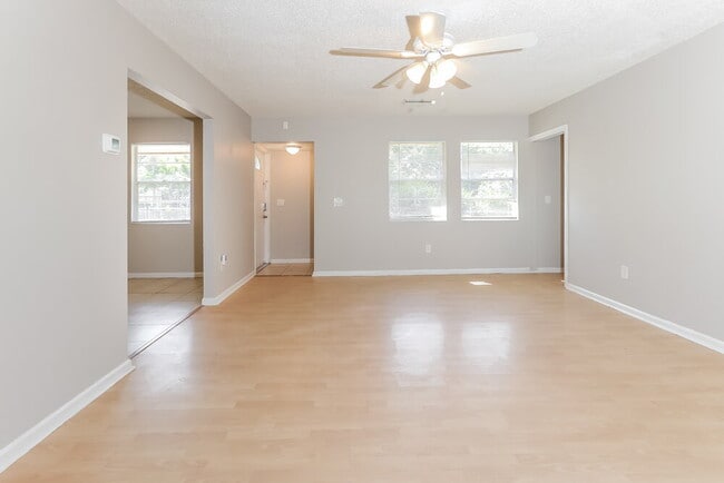 Photo - 200 Perry Ave