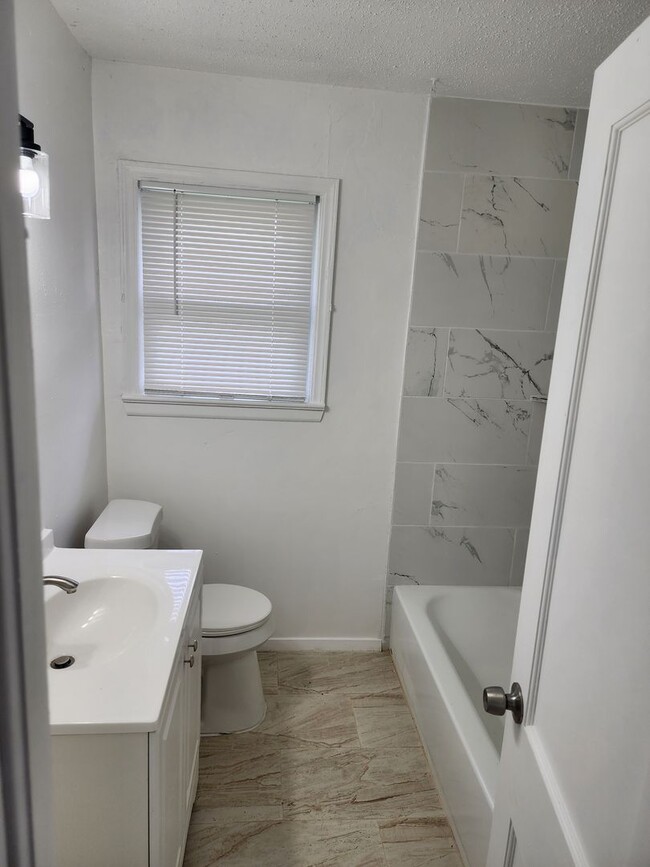 Move-In Ready in Midwest City! - Move-In Ready in Midwest City! House