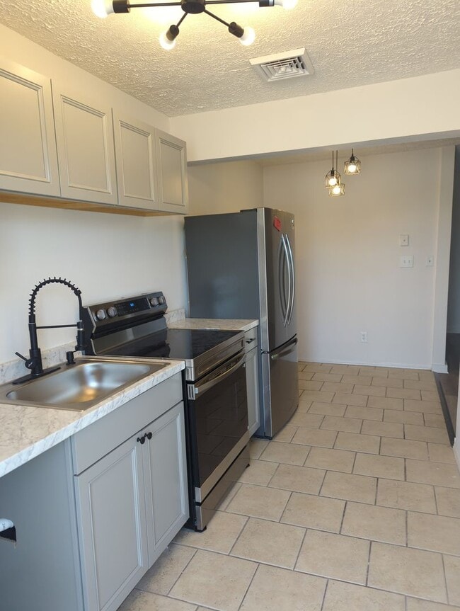 Photo - 2015 Duncan Ave Unidad B