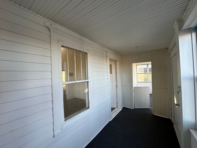 Photo - $1100 - 2 Bed 1 Bath Home in Sioux City