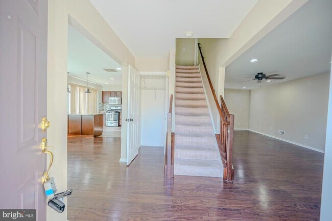 Photo - 3908 Grenwich Ln