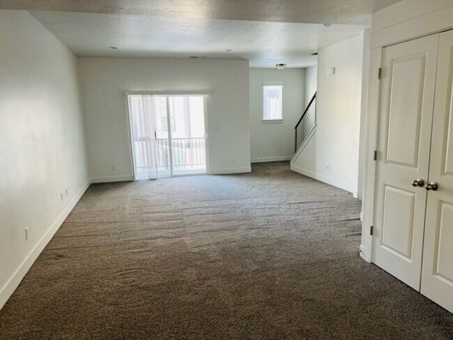 Photo - Beautiful 2018 townhome with 2 car garage and tall ceilings.
