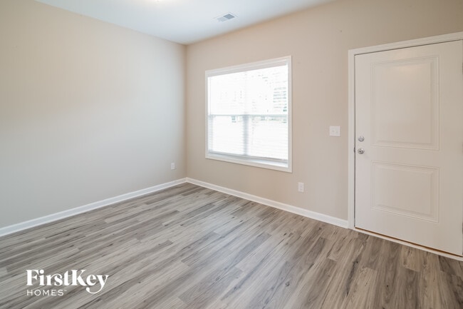 Photo - 146 Clydesdale Cir