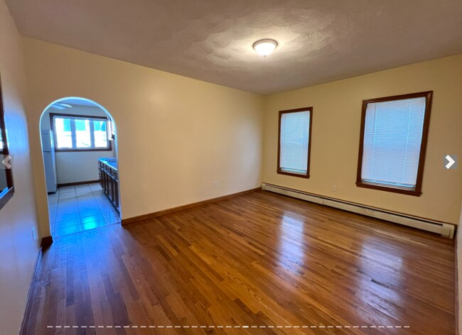 Photo - 225 Holland St