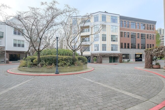 Beautiful Top-Level Condo with Sprawling V... - Beautiful Top-Level Condo with Sprawling V...