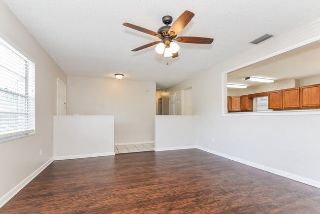 Photo - 110 7th Jpv St