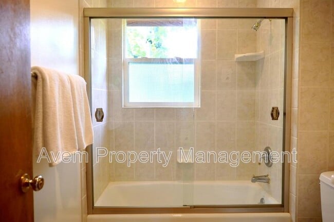 Photo - 11770-11780 SW Bowmont Ln