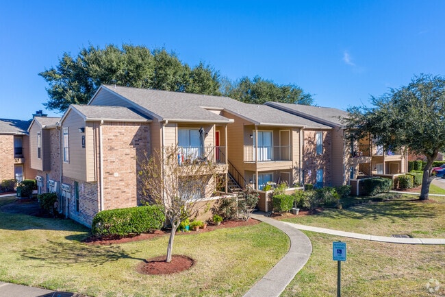 Building Photo - Meadow Park