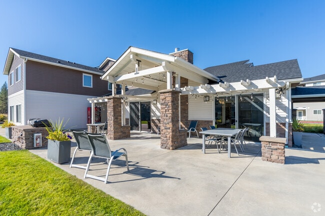 Patio - Blue Point Apartments - 121