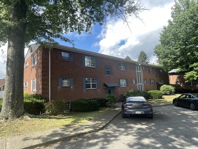 Photo - 902 Erdner Ave