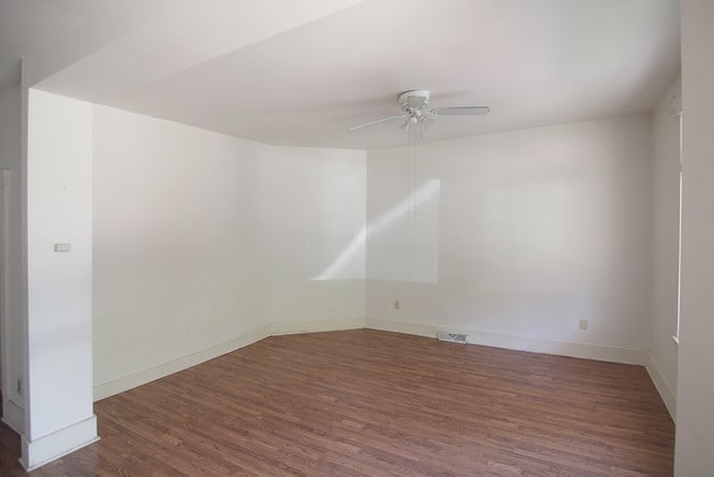 Photo - 527 Jeanette St Unit 1