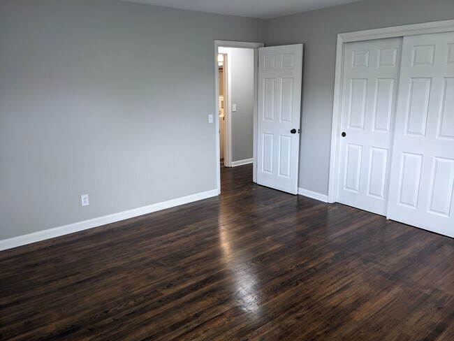 4182 Ruckle Ave Unit 2