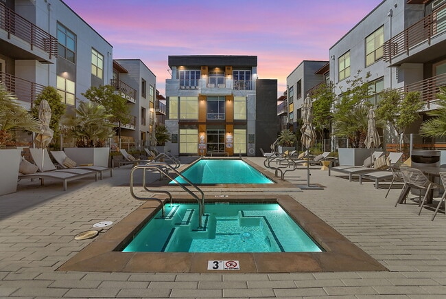 Photo - ROEN Menlo Park Apartments