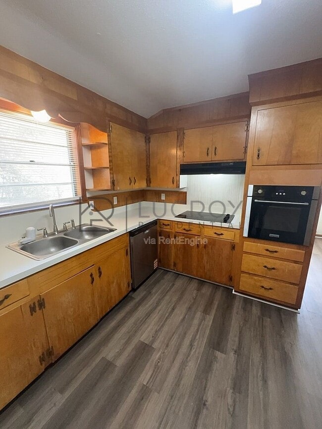 Photo - 2242 Castle Hill Dr