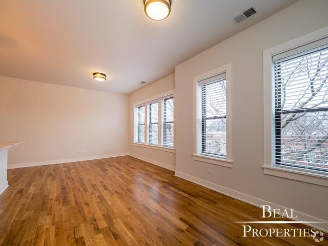 Building Photo - 2 bedroom in CHICAGO IL 60625 Unit 2N Rental