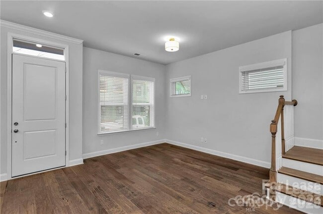 Photo - 6327 Southgrove St