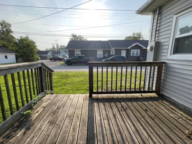 Photo - PRELEASING for AUGUST! Close to Campus