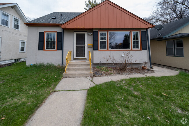 Building Photo - 3335 Polk St NE Rental