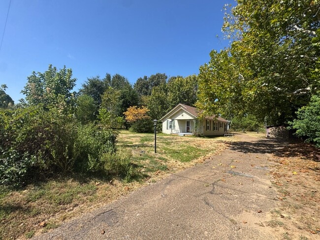 10261 FM 724