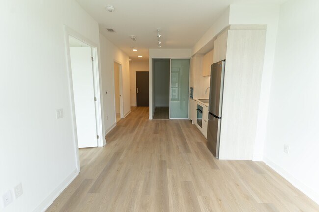 Photo - 86-786 Dundas St E