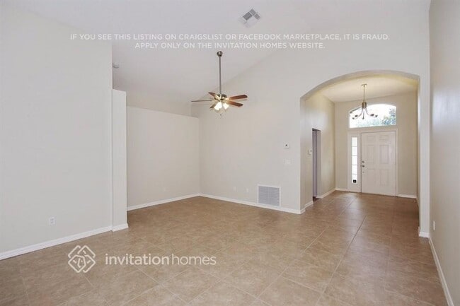 Photo - 2242 Pelinion St