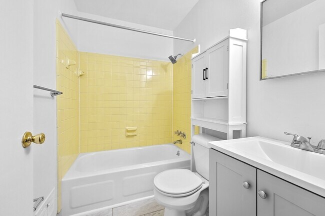 Photo - 38198 Hixford Pl