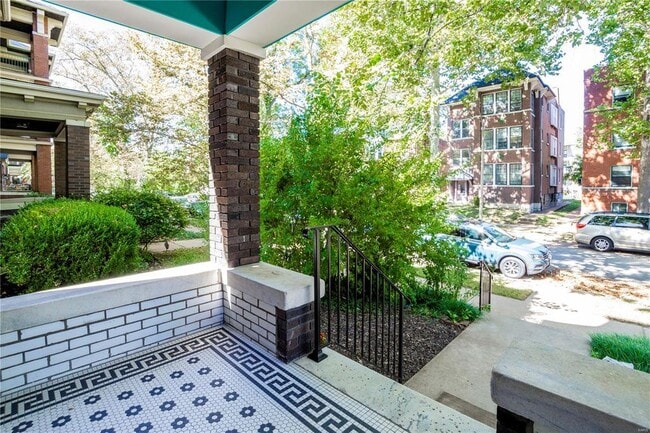 Photo - 6022 Pershing Ave