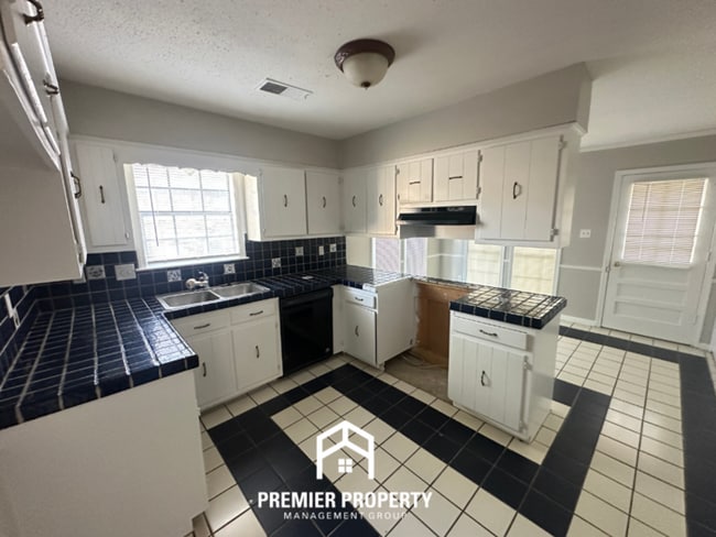Photo - 4474 Grinstead Cove