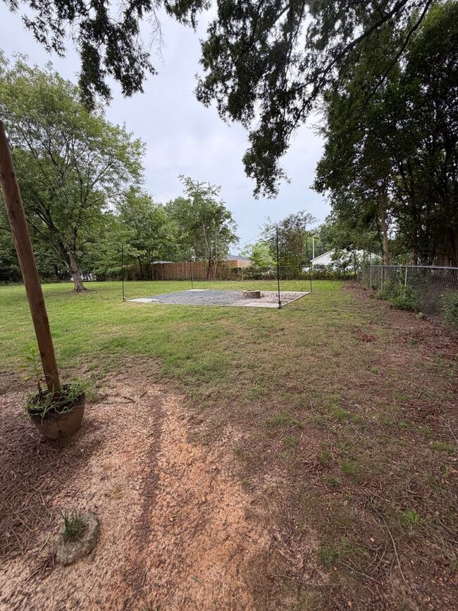 Photo - 3 bedrooms, large lot, updated interior!