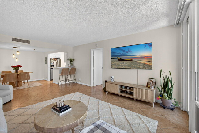 Photo - 336 Golfview Rd Unidad 414