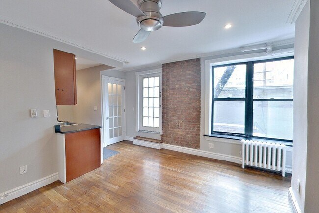 Building Photo - 234 Mott St Unit 2A Rental