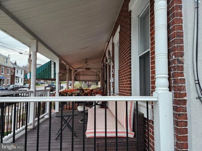 Photo - 436 Depot St