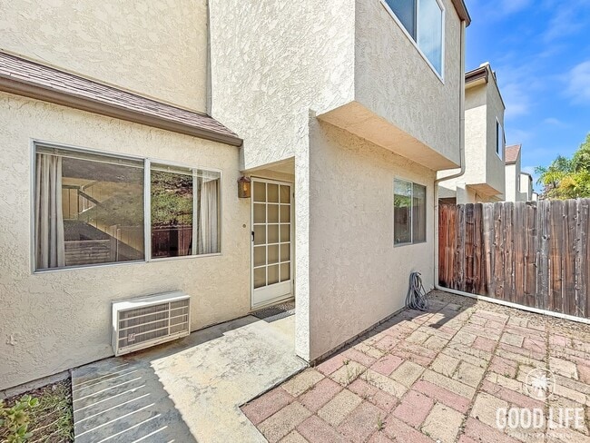 Photo - Spacious 3BD/2.5BA Townhouse in UTC W/ 2-C... Unit 10