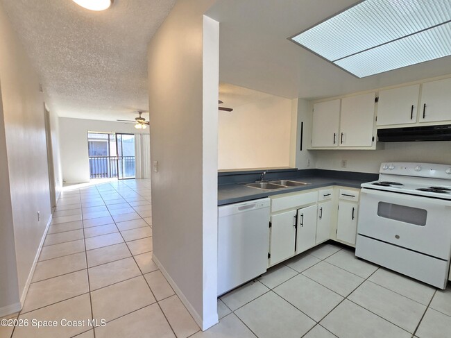 Photo - 1037 Ellen Ct Unit 1037
