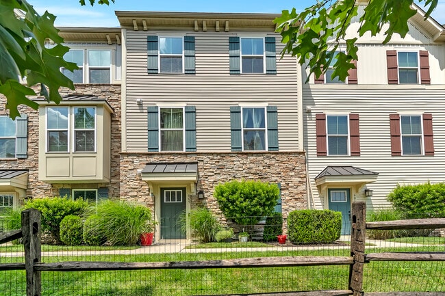 Building Photo - 605 Bayside Ct Rental