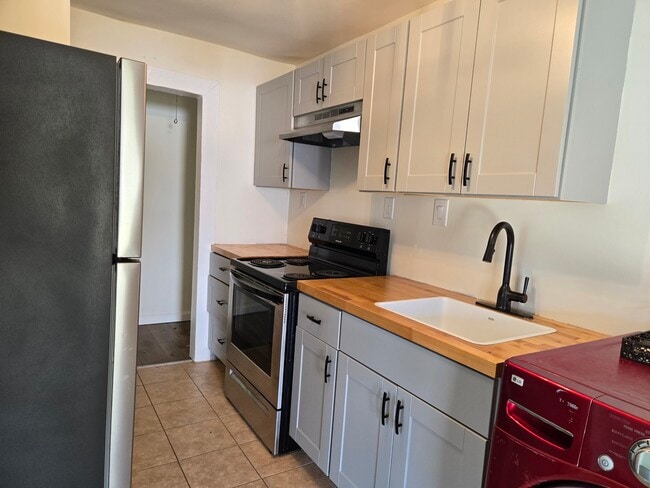 Photo - 1355 Dewitt St